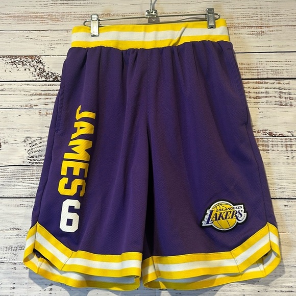 Los Angeles‎ Lakers Lebron James Shorts Basketball #6 Logo Size M - Picture 1 of 7